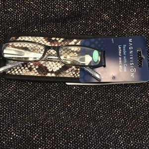 Magnivision by Foster Grant +1.50 women with case